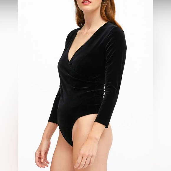 Tops - Banana Republic Long Sleeve Velvet Faux Wrap Bodysuit (Size Small)